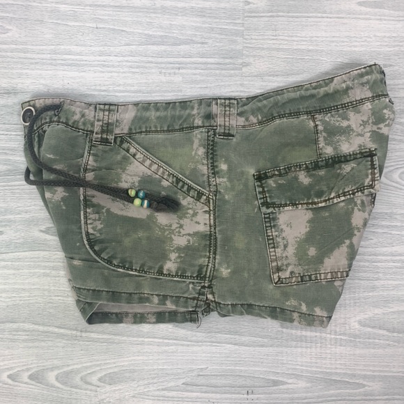 Free People Bleached Camo Linen Shorts - Picture 4 of 7